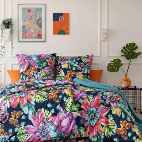 Pościel Estella Amarina 6623/606 mako interlock jersey kolorowe kwiatyle motyle na granatowym tle
