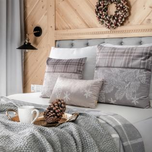 Poszewka świąteczna Holly 01 szyszki i krata beżowa 45x45cm