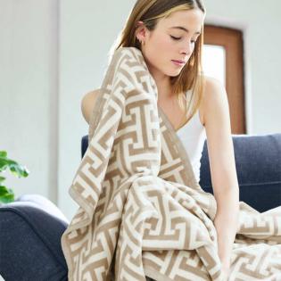 Koc Ibena Cambridge 2336-300 beżowy 150x200