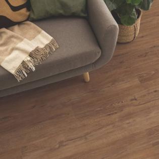 Panele Egger Classic dąb Melba brązowy AC4 8mm H2418