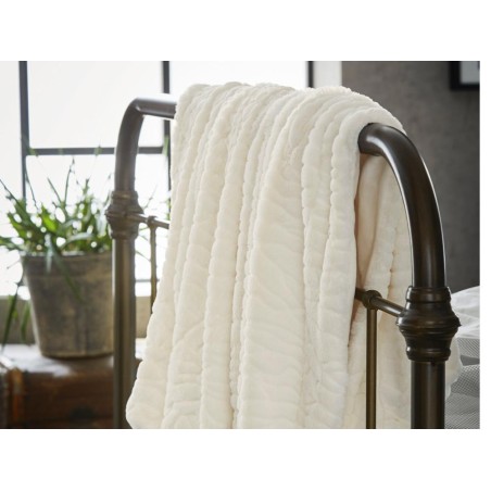 Koc futrzany Bugatti 3881-300 kremowy 150x200