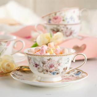 Villa Italia Isabelle Filiżanka ze spodkiem do herbaty 220ml kwiaty