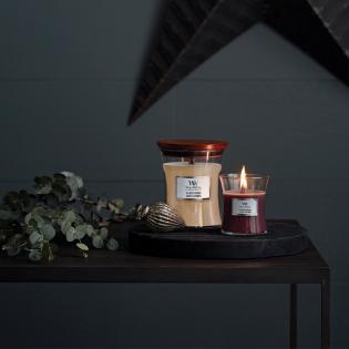 Woodwick Phantom Cherry świeca zapachowa średnia z drewnianym knotem