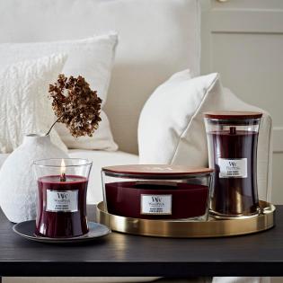 Woodwick Black Cherry świeca zapachowa średnia z drewnianym knotem