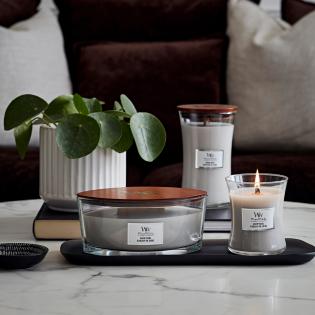 Woodwick Warm Wool świeca zapachowa mała z drewnianym knotem