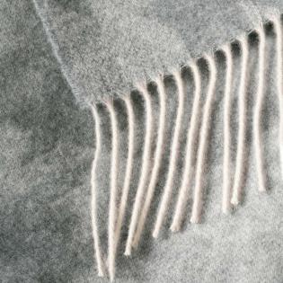 Pled Bugatti z dodatkiem kaszmiru 3140-800 pepitka szara 150x200