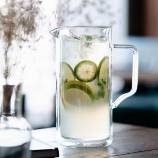 Vialli Design Diva Dzbanek do napojów 1000ml z podwójną ścianką