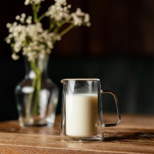 Vialli Design Diva Mlecznik z uchem 200ml z podwójną ścianką