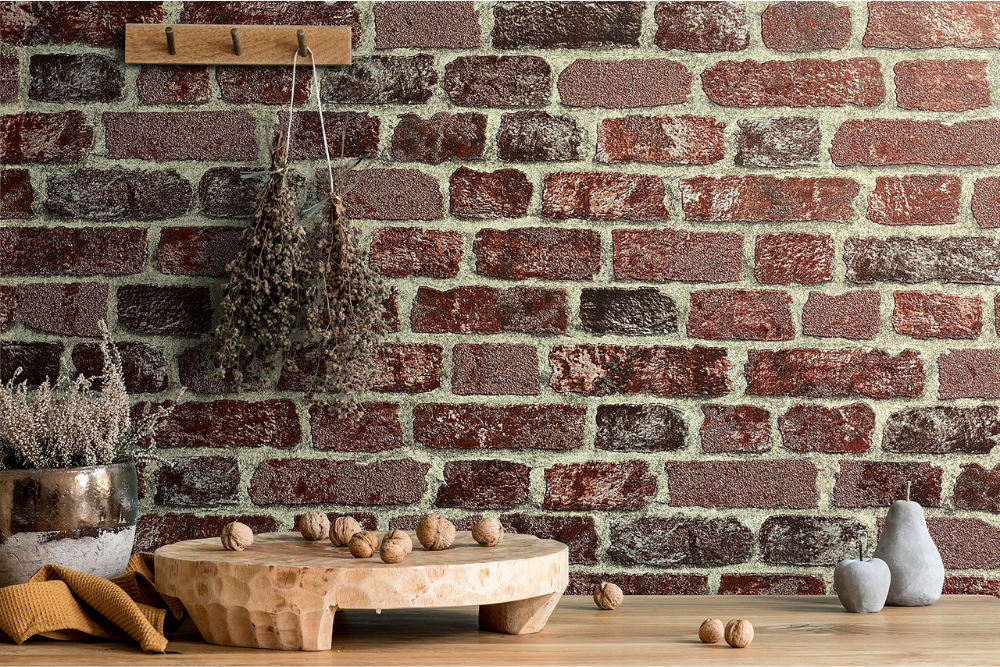 Tapeta na nierówną ścianę – jak wybrać i kłaść?