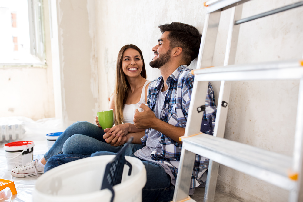 Jak zerwać starą tapetę? - sposoby na usuwanie tapet